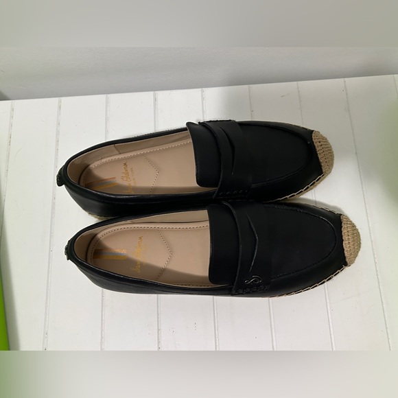 Casual Flats - Picture 4 of 8